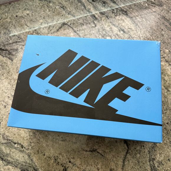 Air Jordan 1 Retro High OG University Blue GS 6.5 - Picture 7 of 8